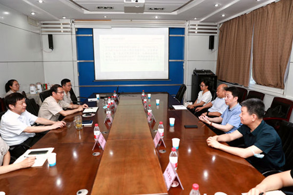 国家国防科工局经济技术发展中心党委书记李成伟一行到我公司考察调研